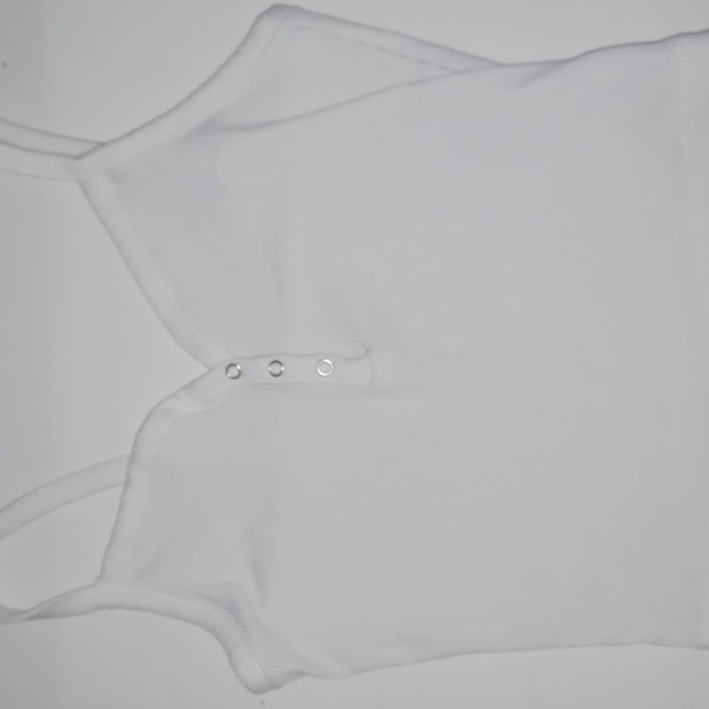 No boundaries white cropped tank